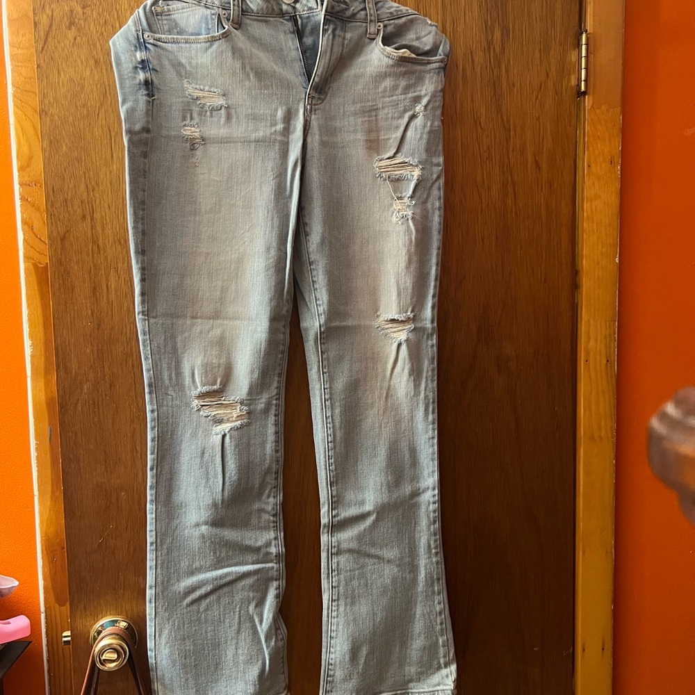 New! Never worn Distressed jeans